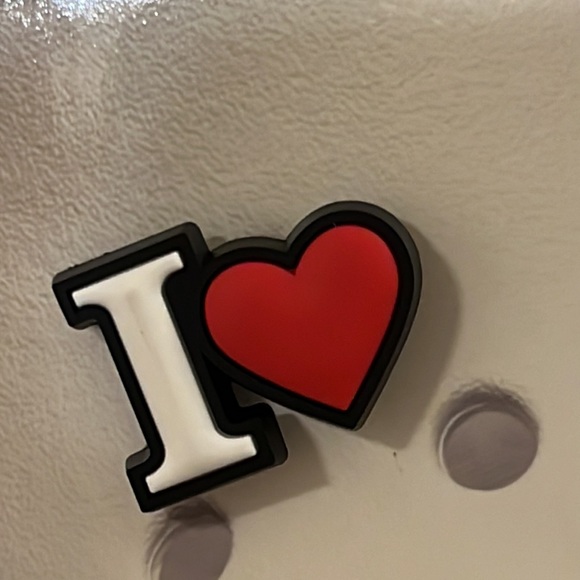 CROCS Jibbitz Feel the Love 3 Pack Includes Peace Sign, Rainbow & I Love - Picture 3 of 6